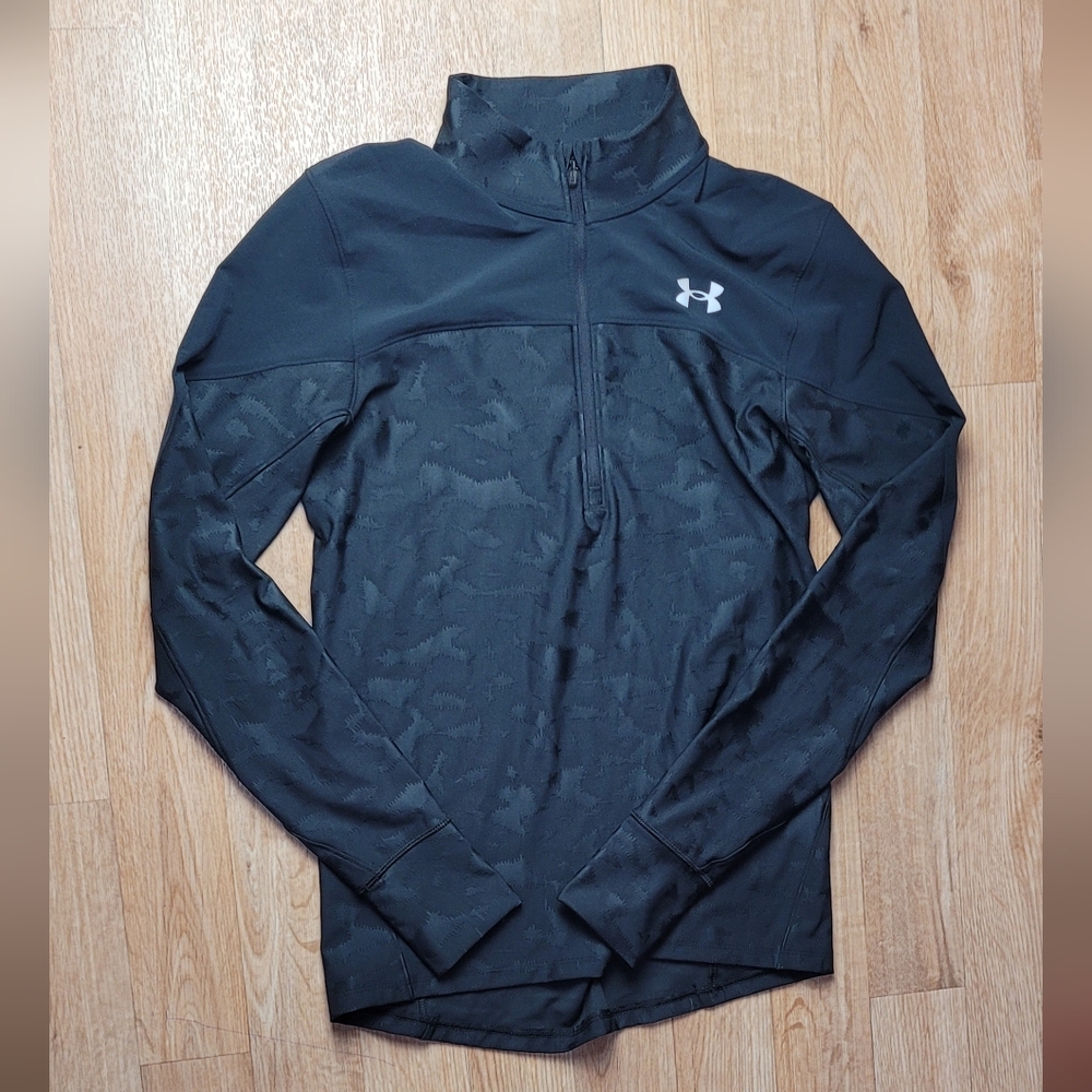 Under Armour Black HeatGear Fitted Top Size Small